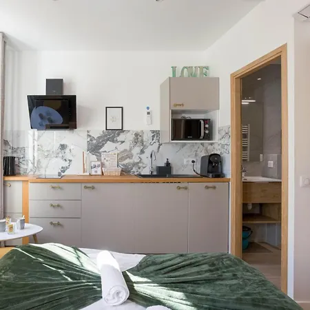 Majopi 6 - Central, Ac, Close To Palais & Beaches